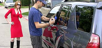Finding a Quick Emergency Car Locksmith in Calverton